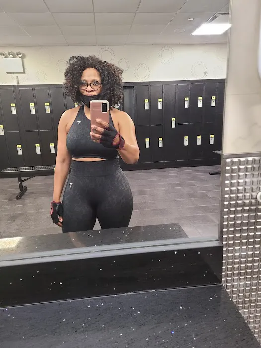 Planet Fitness Picture 4