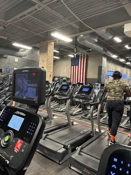 LA Fitness Picture 6