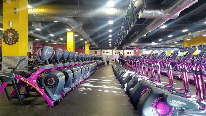 Planet Fitness Picture 7