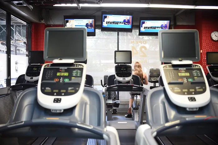 Synergy Fitness Clubs Picture 2