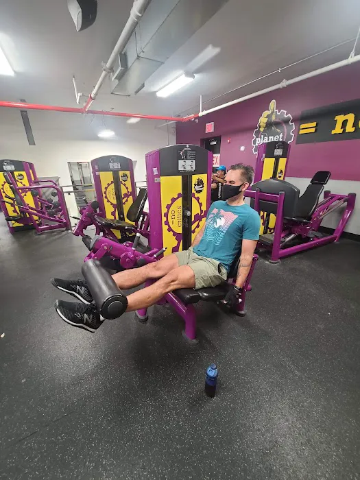 Planet Fitness Picture 8