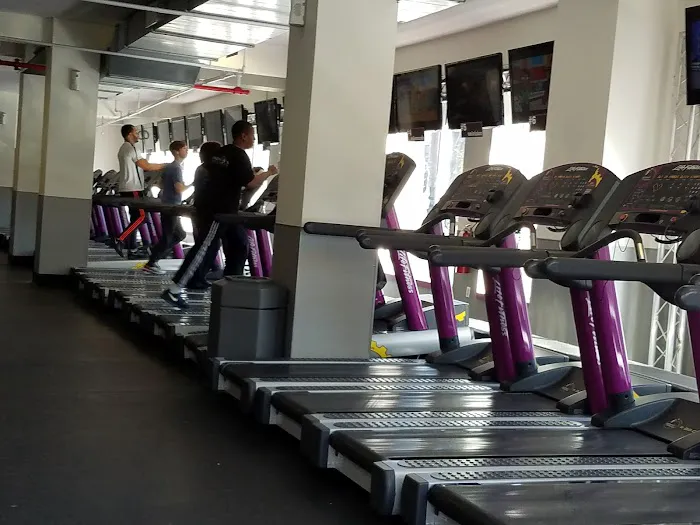 Planet Fitness Picture 5