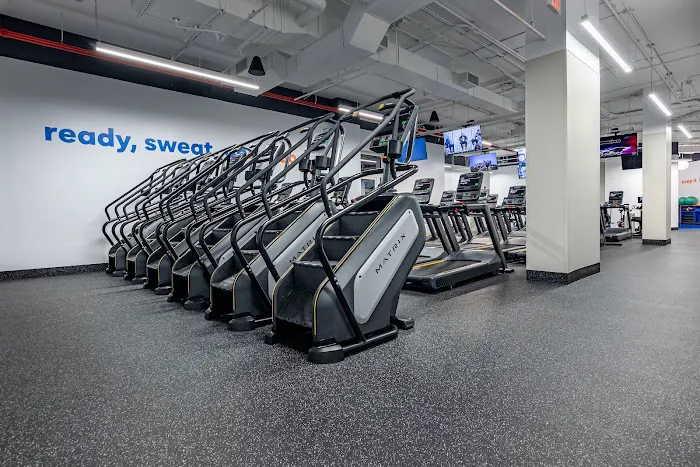 Blink Fitness Stuy Heights Picture 2