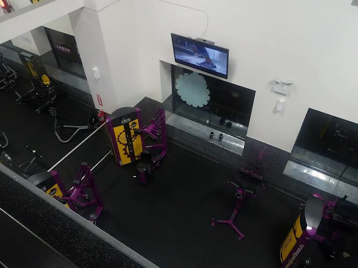 Planet Fitness Picture 6