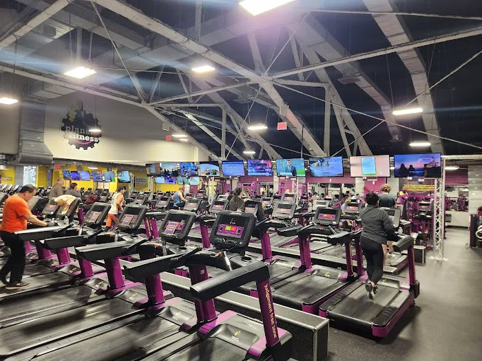 Planet Fitness Picture 10