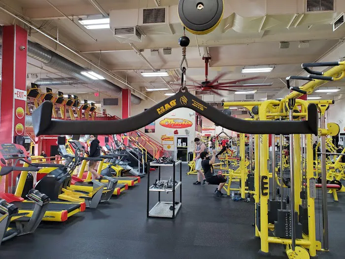 Retro Fitness Picture 3