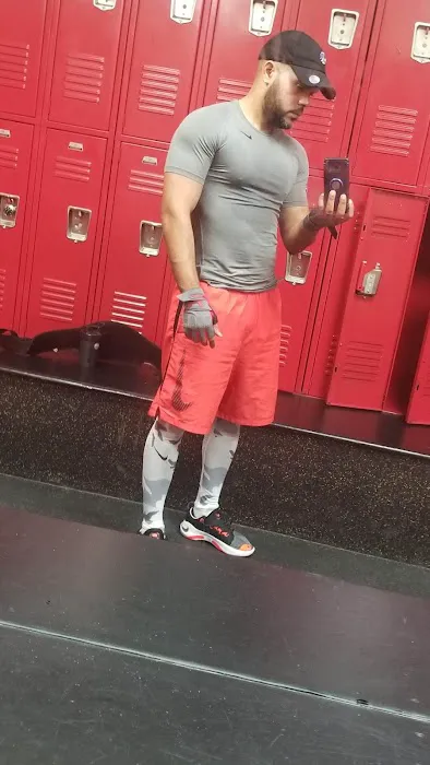 Retro Fitness Picture 9