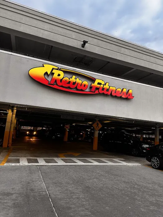 Retro Fitness Picture 5