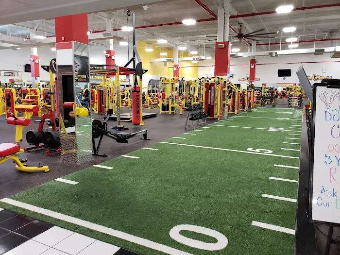 Retro Fitness Picture 6
