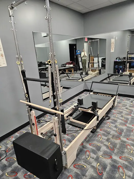 Retro Fitness Picture 9
