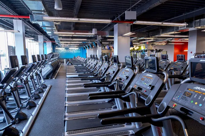 Blink Fitness Bushwick Picture 2