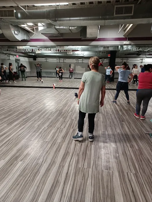 Crunch Fitness - Richmond Hill Picture 1