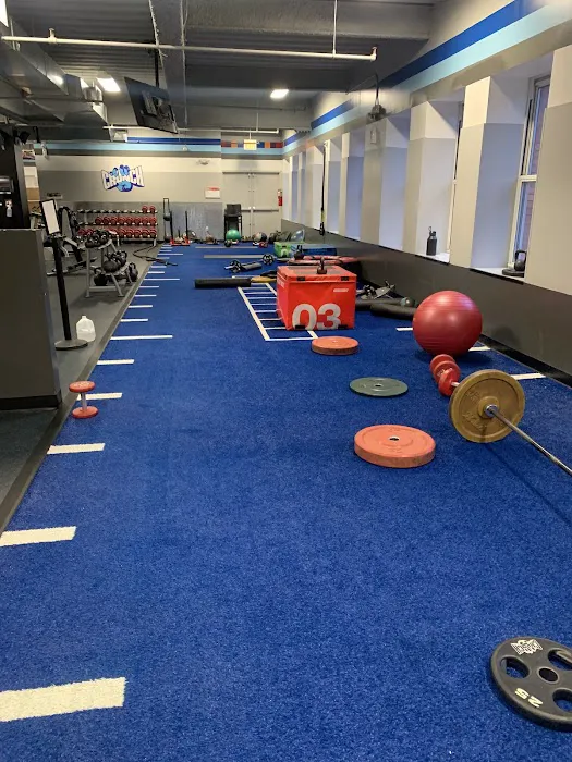 Crunch Fitness - Richmond Hill Picture 4