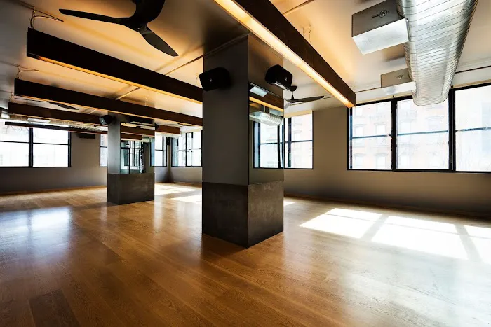 Equinox Dumbo Picture 4