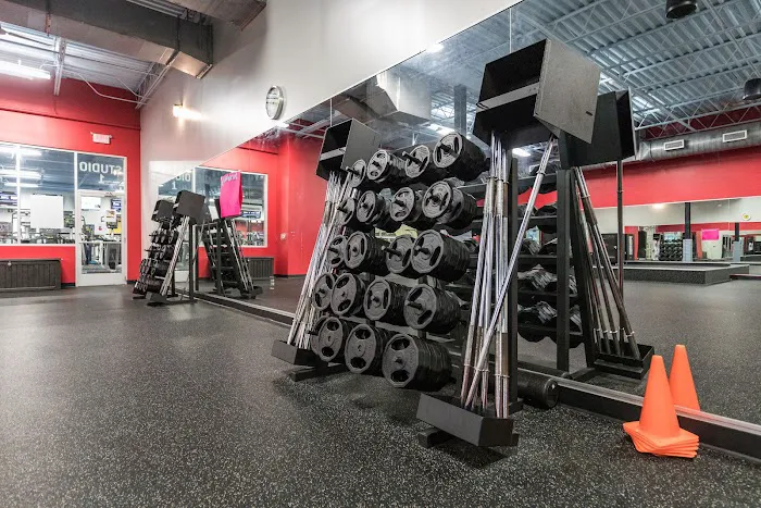 Gold's Gym Picture 7