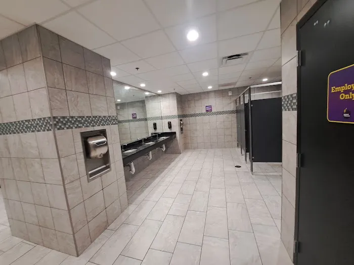 Planet Fitness Picture 2