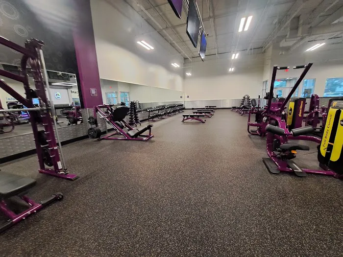Planet Fitness Picture 4