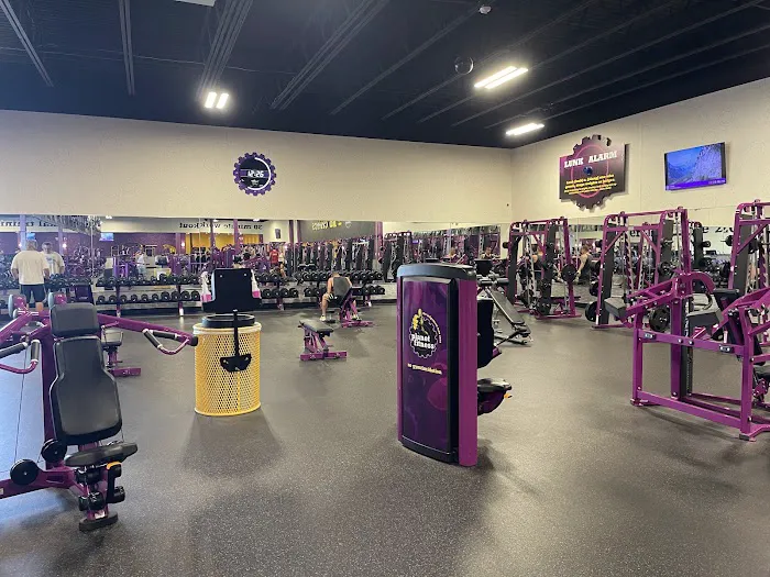 Planet Fitness Picture 10