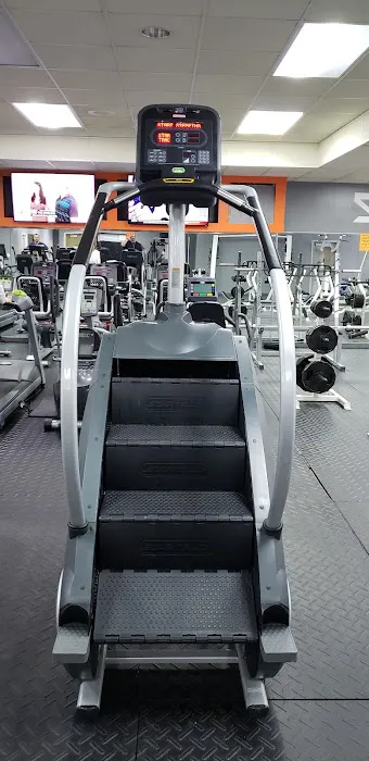 Reform Fitness and Aquatic Center Picture 7
