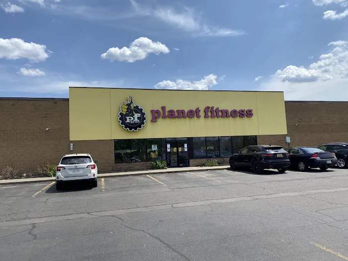 Planet Fitness Picture 7