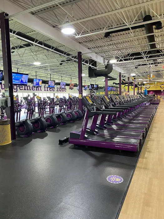 Planet Fitness Picture 9