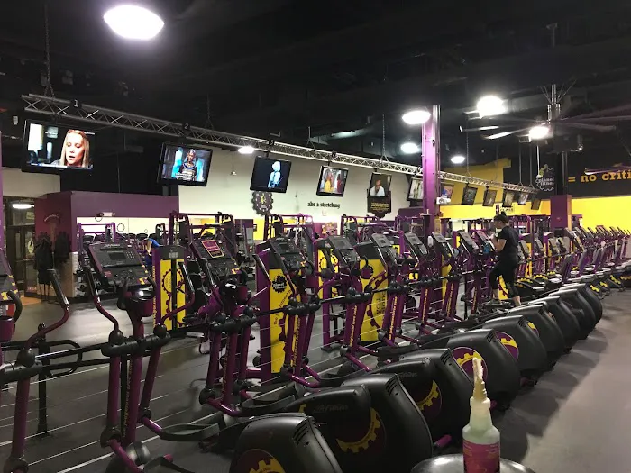 Planet Fitness Picture 9