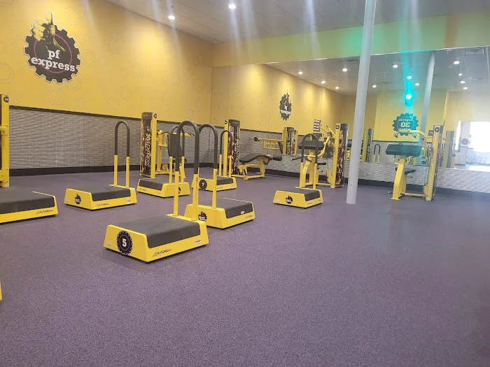 Planet Fitness Picture 8