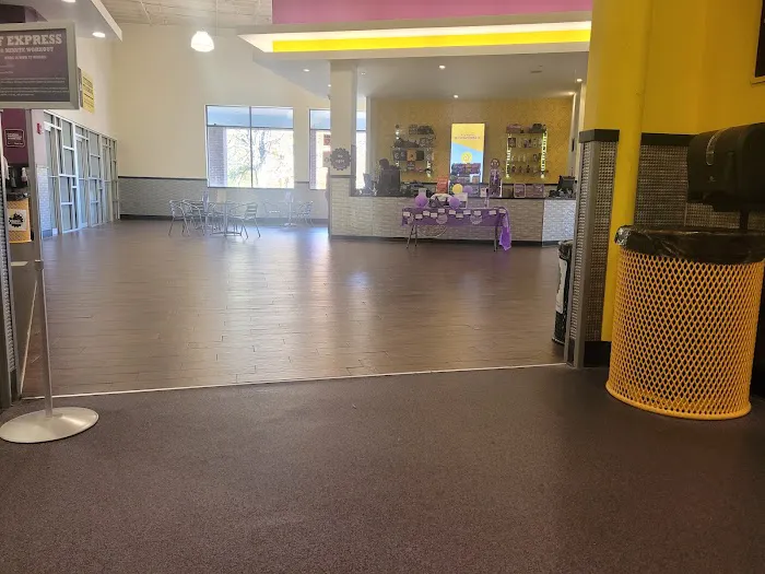 Planet Fitness Picture 7