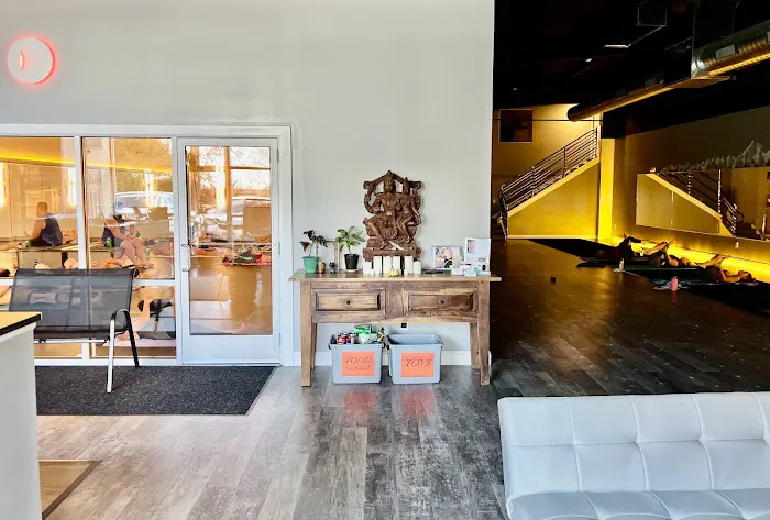 Om Glastonbury Wellness Center Picture 4