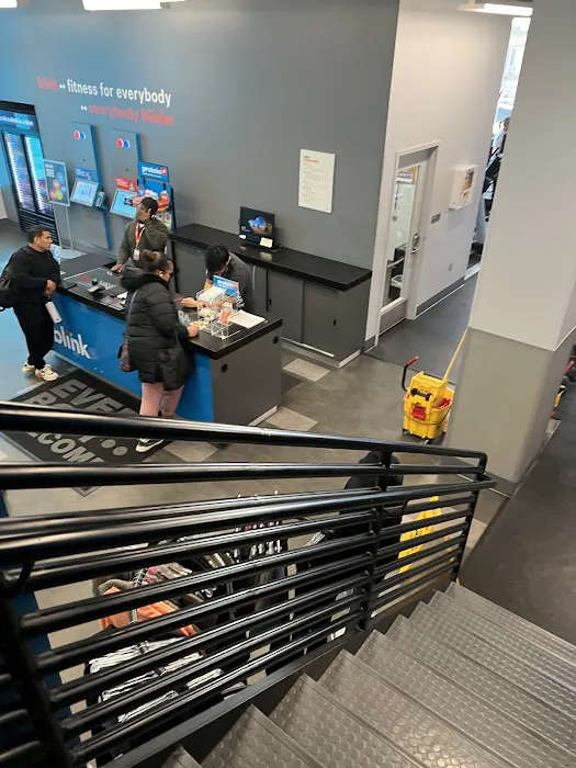 Blink Fitness East Tremont Picture 8