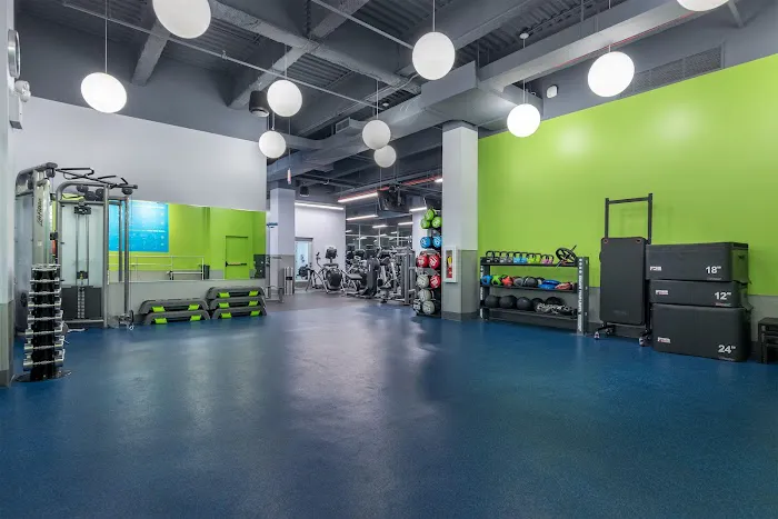 Blink Fitness East Tremont Picture 5
