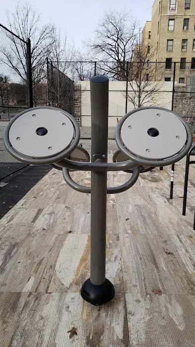 Outdoor Calisthenics Gym at J. Hood Park Picture 4
