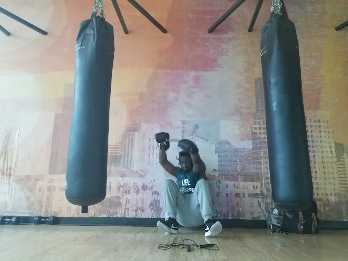 LA Fitness Picture 7