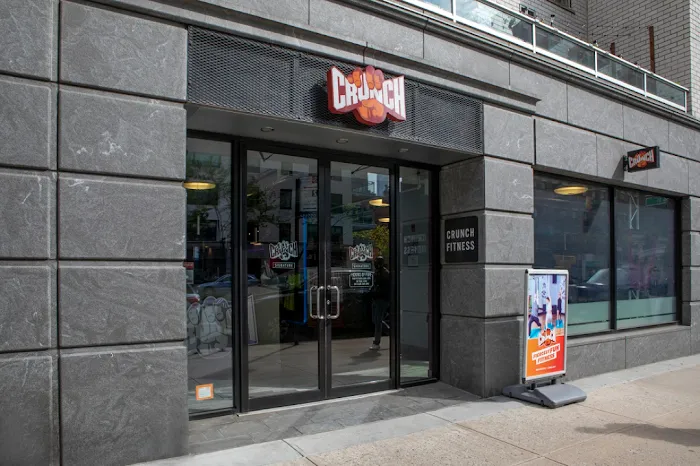 Crunch Fitness - 66th Street Picture 10