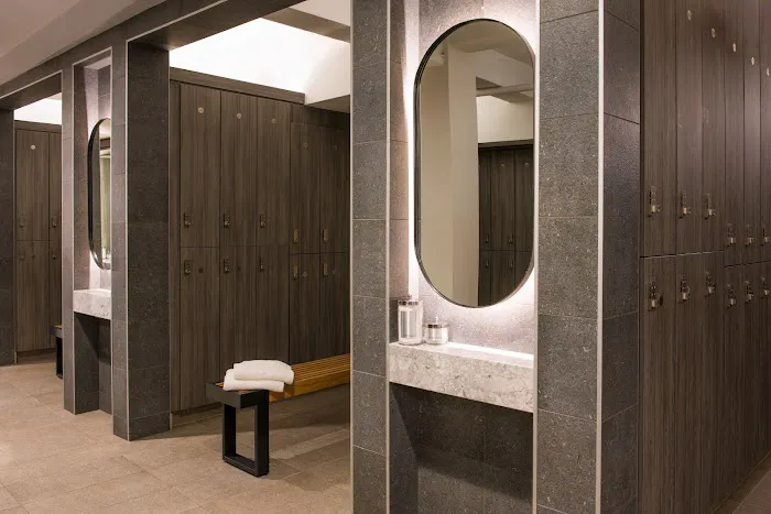 Equinox East 63rd Street Picture 8