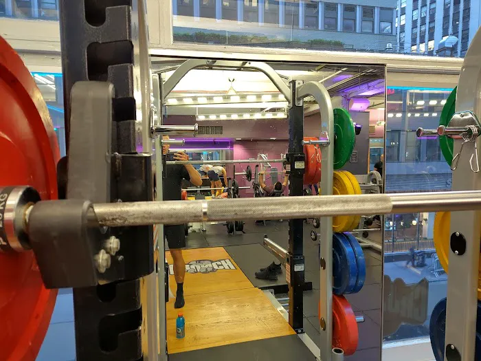 Crunch Fitness - 38th Street Picture 10
