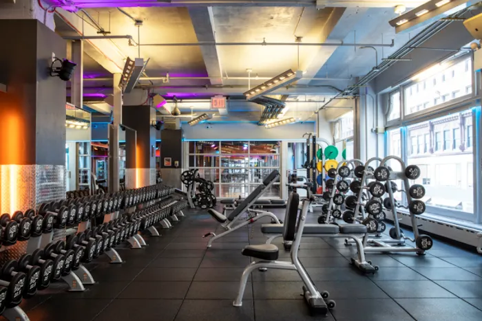 Crunch Fitness - 38th Street Picture 7