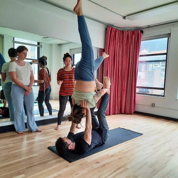 Acroyoga Learning Lab Picture 1