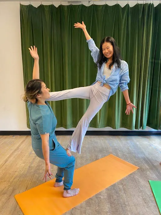 Acroyoga Learning Lab Picture 5