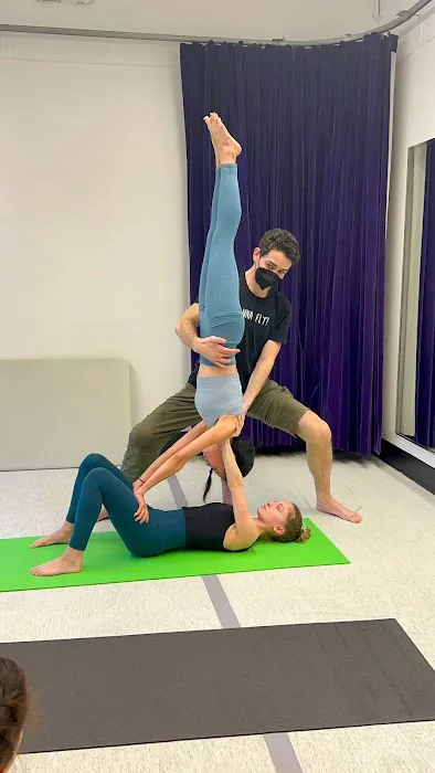 Acroyoga Learning Lab Picture 2