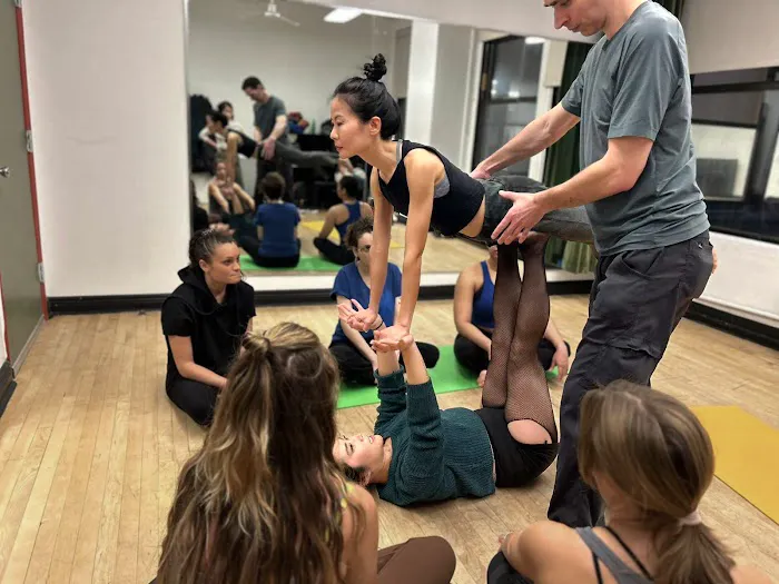 Acroyoga Learning Lab Picture 9