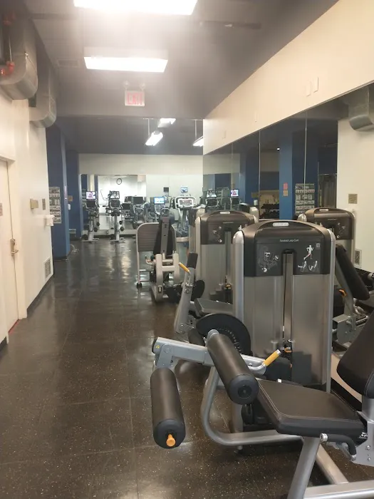 New Yorker Hotel - Gym Picture 3