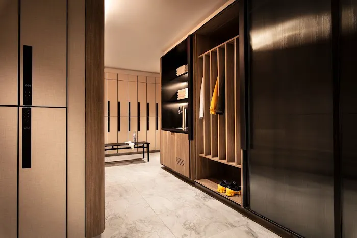 E by Equinox Madison Avenue Picture 1