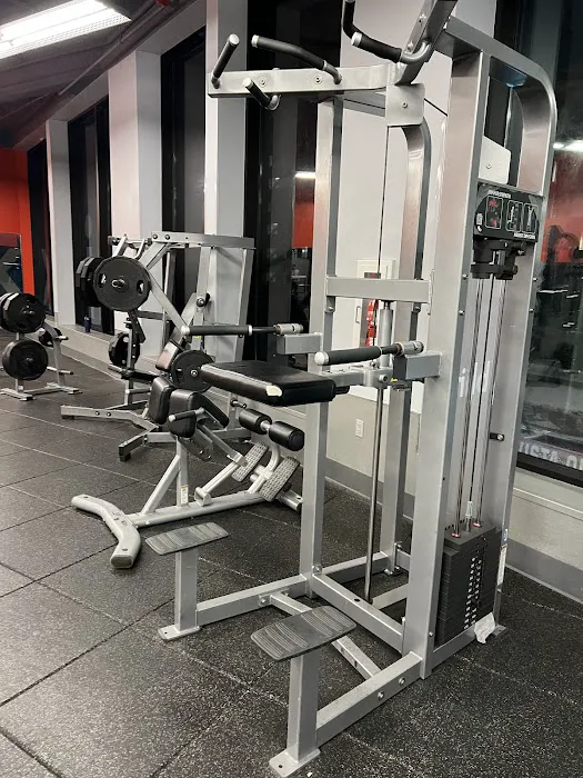Blink Fitness In The Hub Picture 8