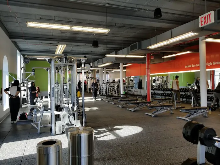 Blink Fitness In The Hub Picture 7