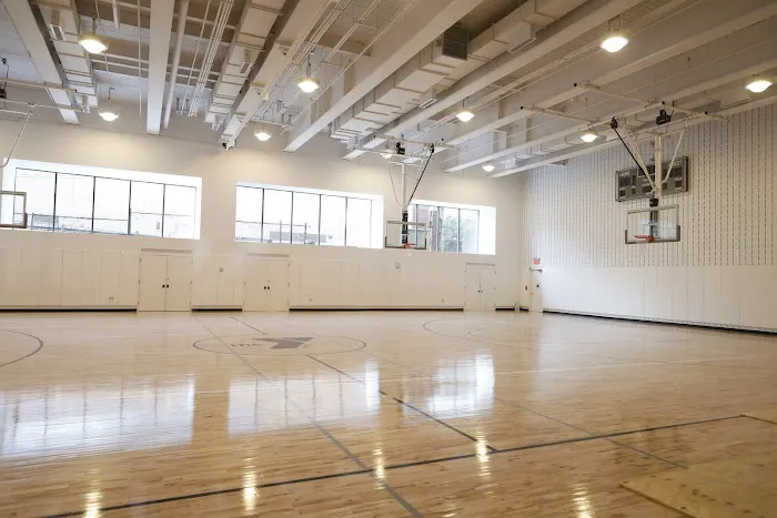 La Central YMCA Picture 2