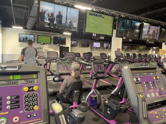 Planet Fitness Picture 7