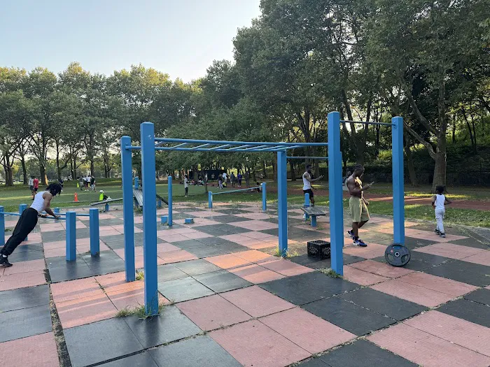 Saint Mary's Park Outdoor Fitness Equipment Picture 6