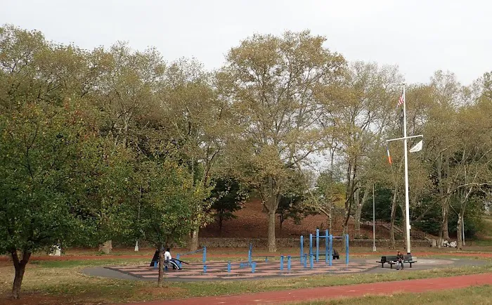 Saint Mary's Park Outdoor Fitness Equipment Picture 4