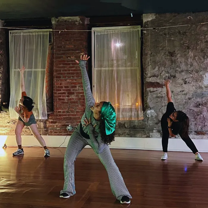 Sweet Water Dance & Yoga Picture 9